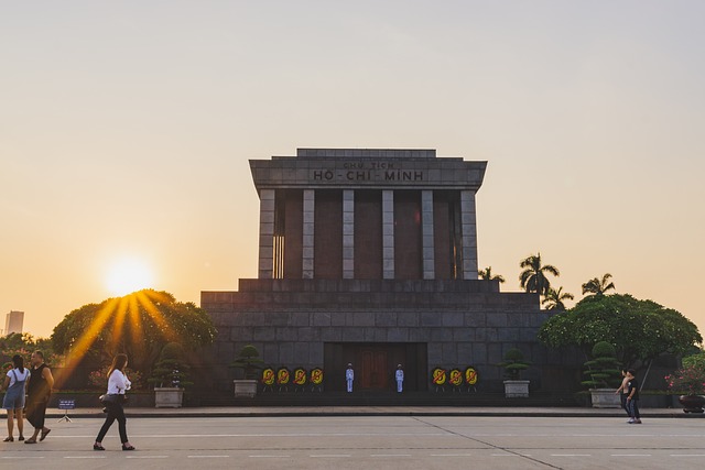 ho-chi-minh-tomb-g4aaeea95e_640