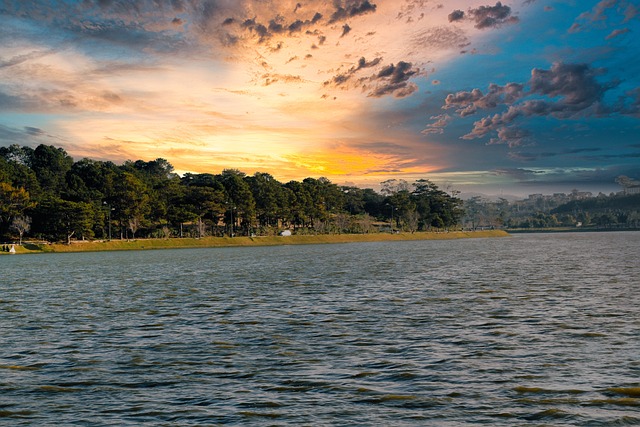 lake-g52d2a1686_640